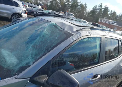 2025 Chevrolet Trax Fwd 2Rs z USA, uszkodzony, nr VIN KL77LJEPXSC163447